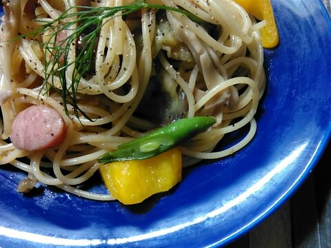 季節の野菜ときのこのパスタ